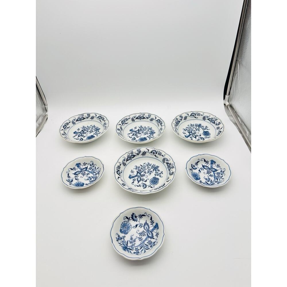 Blue Onion Blue Danube 4 - Bowls 7” And 3 - Bowls 5” Japan Very Good Condition